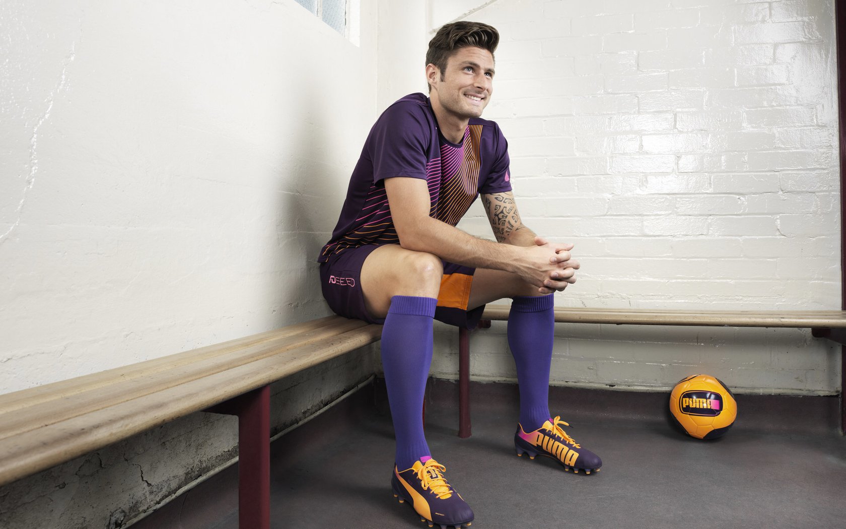 足球战术打法多样化发展,足球比赛战术打法